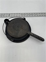 #7 cast iron waffle maker