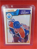 1983-84 OPC Wayne Gretzky Hockey Card #29 ENM