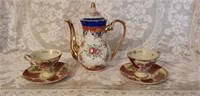 Vintage Teapot & 2 Cups & Saucers