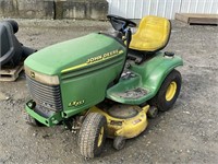 John Deere LX225 Riding Mower