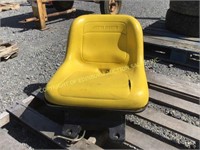 JOHN DEERE TRACTOR/ MOWER  SEAT (LX255)