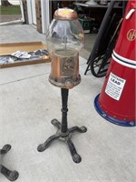 GUMBALL MACHINE WITH GLASS TOP