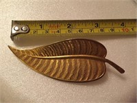 Leaf pin