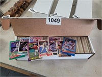 BOX OF VINTAGE BASEBALL CARDS