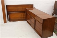 2pc Link Taylor mid century Queen Bed & Dresser