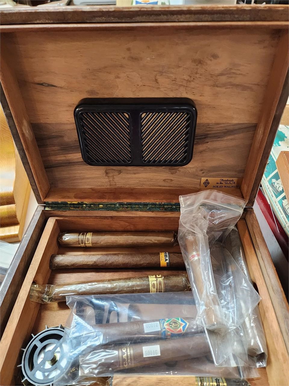 Solid Walnut Cigar Case W Hydrometer  W 7 Cigars