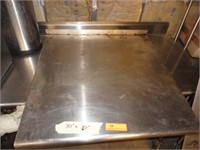 STAINLESS STEEL COUNTER - 30'' X 30''