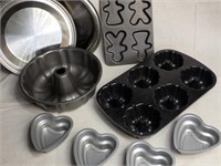 Bundt Pans & Pie Tins