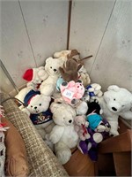 COLLECTION OF STUFFED BEARS