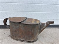 Vintage oil can