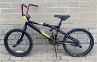 Mongoose Razor Children’s Bike, 18" *Rusted Chain