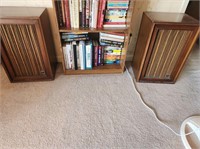 Set 2 Vintage Magnavox Speakers-Bookshelf not incl
