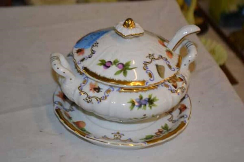 I. Godinger Yorkshire Soup Tureen w/ Laddle