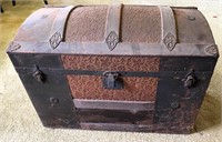 antique - 28" trunk - fair / good condition