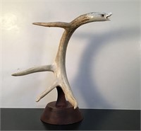 ANTLER CARVING SIGNED RUSS HILL '87