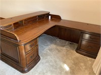 Large Executive/Bankers L Shaped Desk