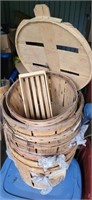 LOT OF ASSORTED WOOD BASKETS