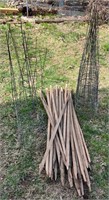 TOMATO STAKES & CAGES