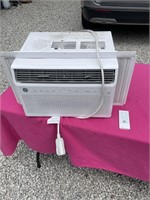 Window air conditioner, 8000 BTU with remote