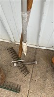 Hard rake, paint brush holder