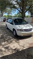 2003 Chrysler Town and Country LXi