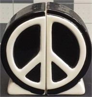 Magnetic Salt and pepper shakers - peace sign