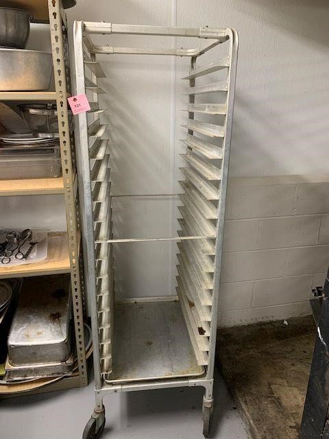 Full size bakery rack on wheels