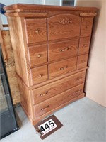 5 drawer dresser  40w 17d 54h