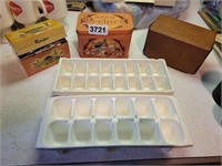 (3) RECIPE BOXES WITH ICE CUBE TRAYS