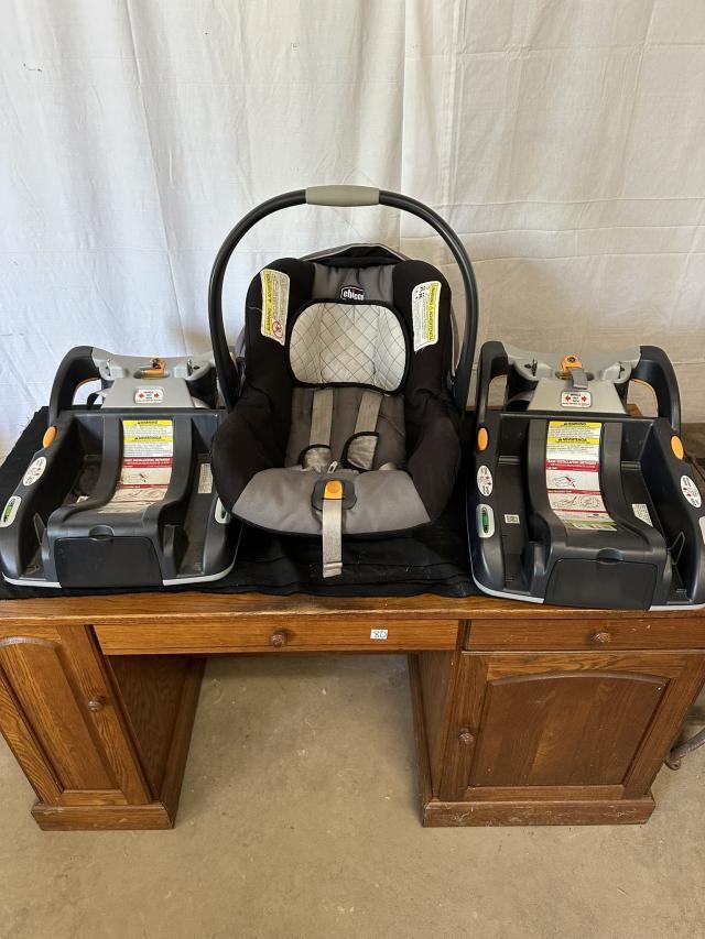 Chicco Brand Infant Car Seat with 2 Bases