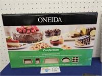 ONEIDA CONFECTION FIVE PIECE BAKEWARE SET
