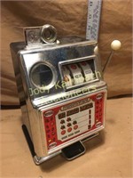 Medley Mfg slot machine piggy bank collectible