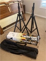 2 speaker stands with bag Proline