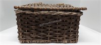 WICKER BASKET WITH LID