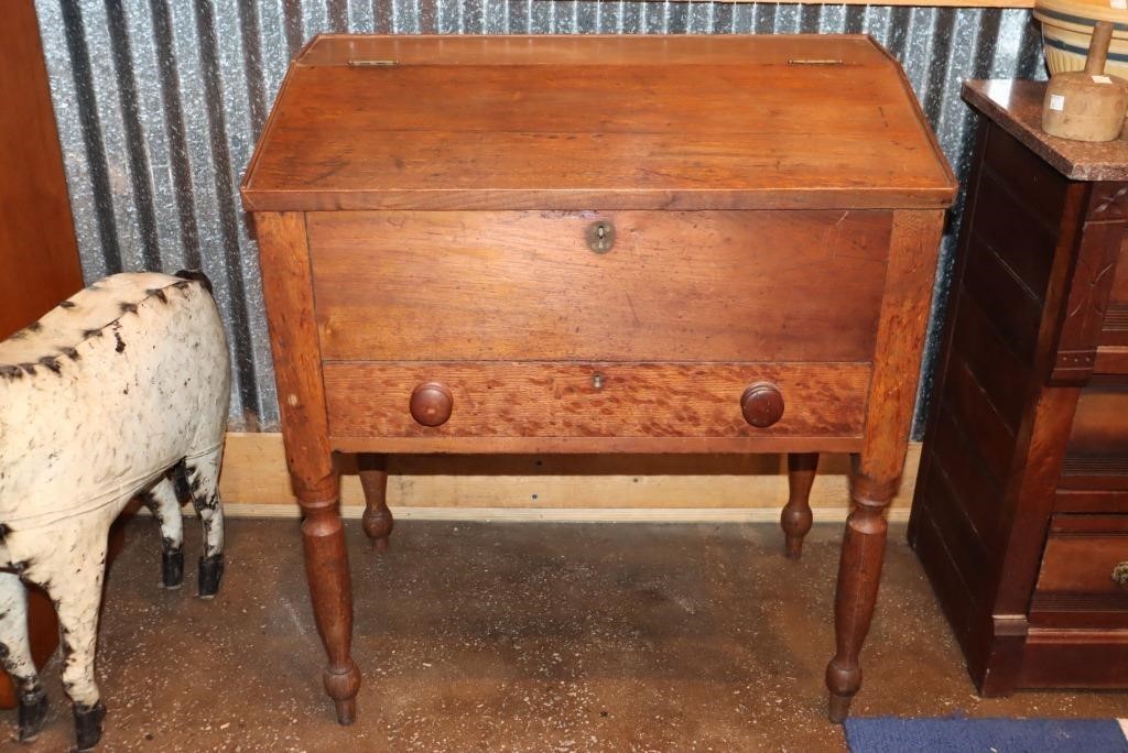 Antique slant top plantation style desk 31" X 19"