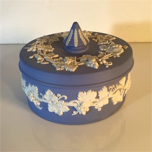 WEDGWOOD JASPERWARE POTTERY LIDDED JAR ENGLAND