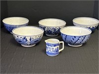 (5) Blue & white patterned bowls & creamer