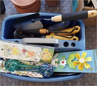 Assorted Garden Tools w/Carrier, 14+pcs