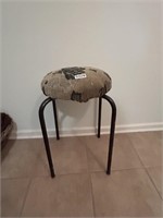 DRESSING STOOL