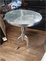 Modern Silver Meyal All Metal Lamp Table