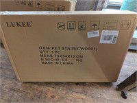 LUKEE Pet Stairs/Ramp (new in box picture is f