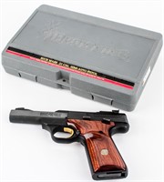 Gun Browning Buck Mark Plus in 22 LR Semi Pistol