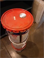 Metal 5 Gallon buckets with lids