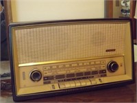 Grundig Majestic Model 2320 Radio Made In Germany