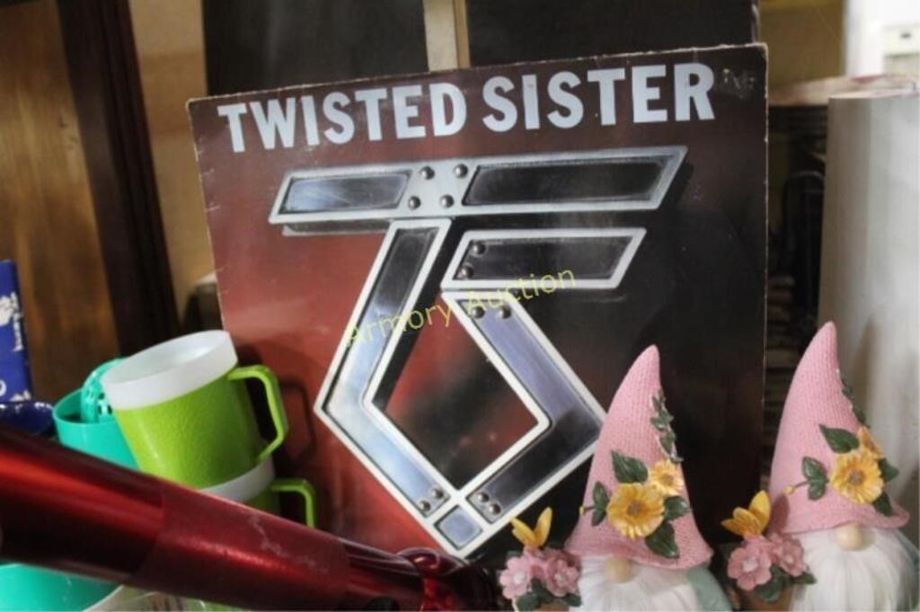 TWISTED SISTER LP