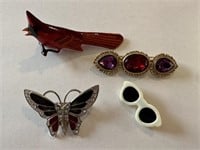 LOT OF 4 BROOCHES / PINS