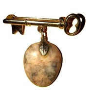 BEAUTIFUL VTG GOLD KEY W/DROP AGATE STONE BROOCH