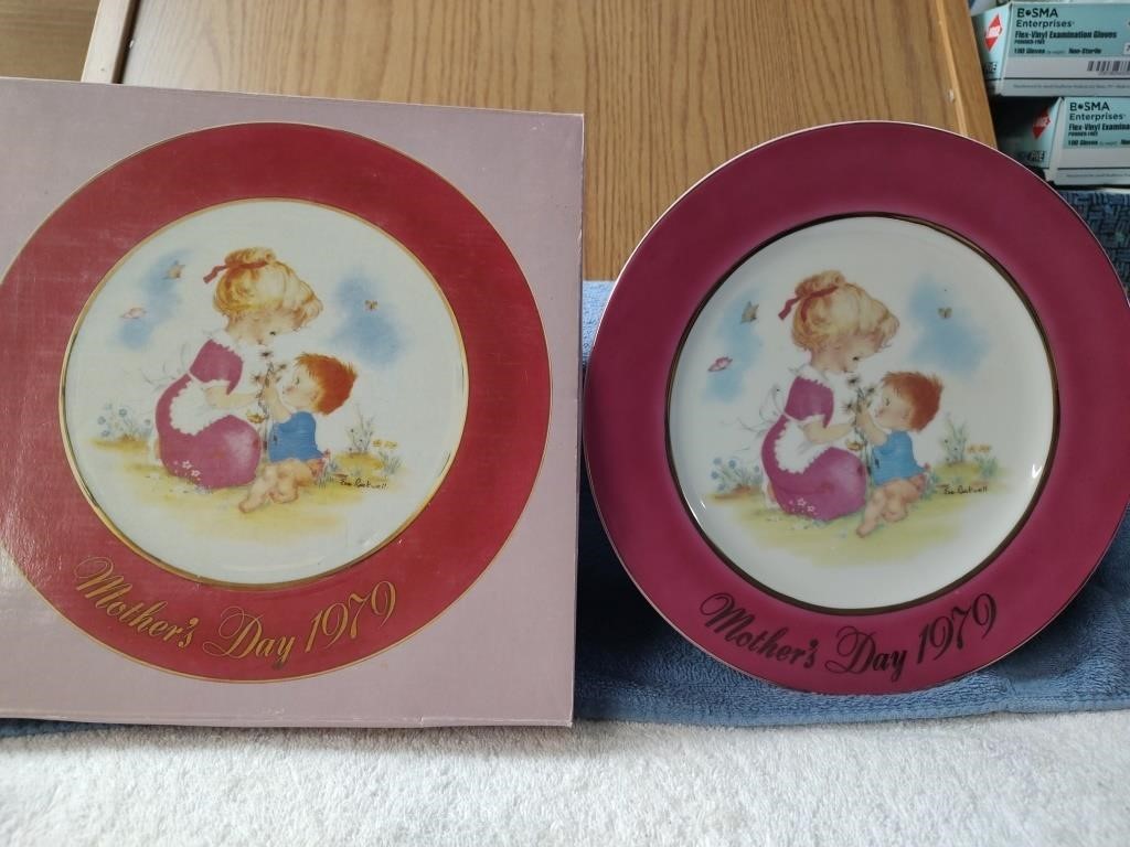 Mother's Day 1979 Collector Plate - 10" - NIB