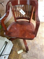 BROWN WOOD SWIVEL ROLLING DESK CHAIR