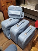 4 Pc. Blue Samsonite Soft Suitcases-has wheels